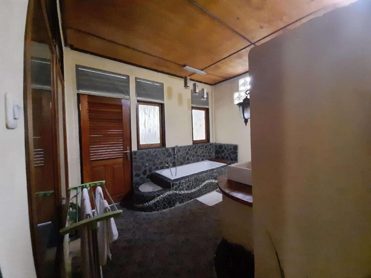 Tangkoko Sanctuary Villa Bitung Exterior photo